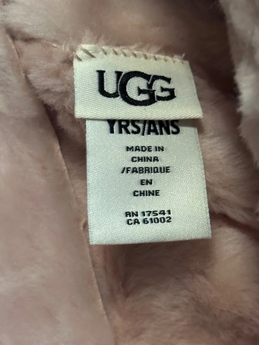 NWT UGG kids Shearling Sheepskin Trapper Hat. Size 2-4 Years.